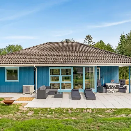 Chiuvana - 1-2km From The Sea By Interhome * Hals